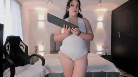 alanabelucci online show from 04/18/26, 01:04