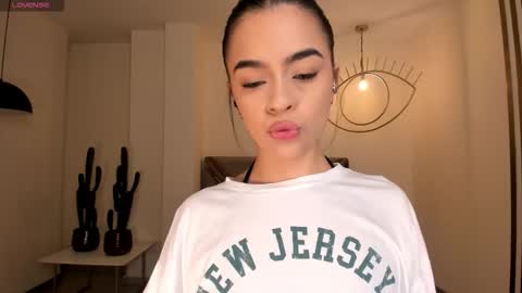 Alana online show from 09/23/25, 11:46