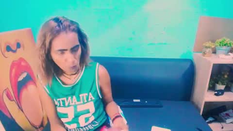 Snapshot of alanadelray chatting on 01/11/25, 06:45 alanadelray online show from 01/11/25, 06:45