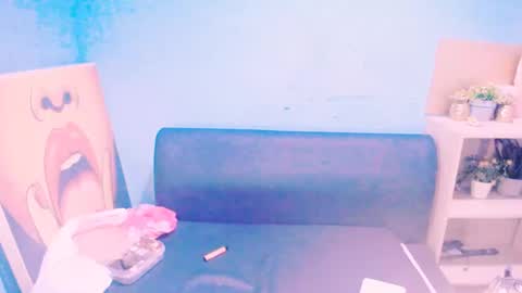 Snapshot of alanadelray chatting on 02/19/25, 10:34 alanadelray online show from 02/19/25, 10:34