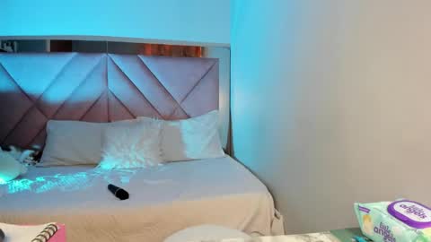 alanah connors online show from 04/28/26, 02:55