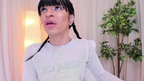 Snapshot of alanakimura_ chatting on 02/18/25, 12:39 Alana silvana online show from 02/18/25, 12:39