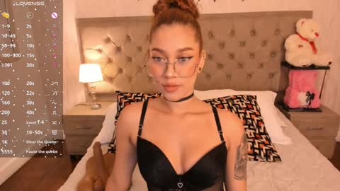 Snapshot of alanaxbrown chatting on 12/17/24, 12:11 Tell me Alana online show from 12/17/24, 12:11