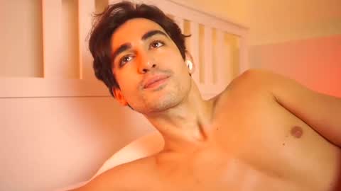 idenavarre online show from 12/29/24, 01:24