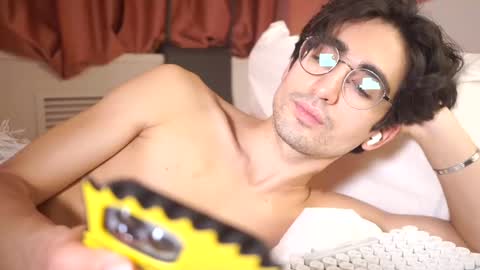 idenavarre online show from 01/20/25, 01:50