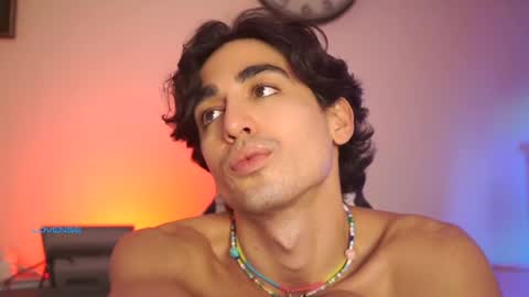 idenavarre online show from 03/08/25, 02:12