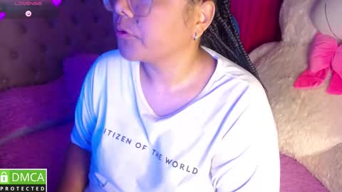 Snapshot of alanna_brunette chatting on 10/28/25, 12:36 lanna online show from 10/28/25, 12:36