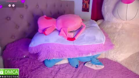 Snapshot of alanna_brunette chatting on 11/17/25, 01:44 lanna online show from 11/17/25, 01:44