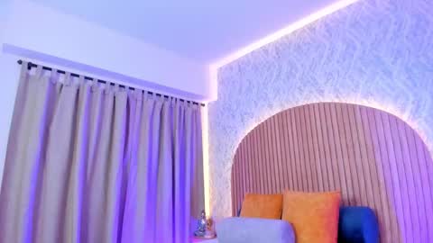 Snapshot of alanna_hank chatting on 01/19/25, 02:47 Alanna online show from 01/19/25, 02:47