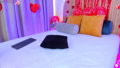 Snapshot of alanna_hank chatting on 02/15/25, 01:31 Alanna online show from 02/15/25, 01:31