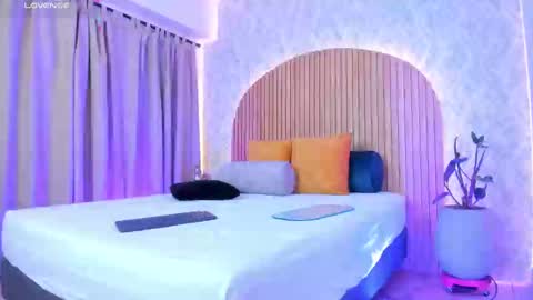 Snapshot of alanna_hank chatting on 02/19/25, 01:51 Alanna online show from 02/19/25, 01:51