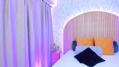 Snapshot of alanna_hank chatting on 02/19/25, 04:55 Alanna online show from 02/19/25, 04:55