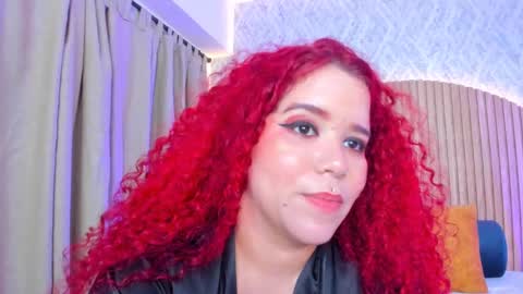 Snapshot of alanna_hank chatting on 02/20/25, 04:07 Alanna online show from 02/20/25, 04:07