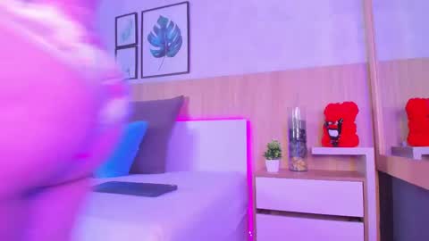 Snapshot of alanna_hank chatting on 10/04/25, 03:26 Alanna online show from 10/04/25, 03:26