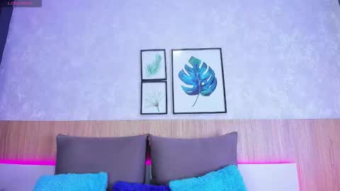 Snapshot of alanna_hank chatting on 10/21/25, 02:34 Alanna online show from 10/21/25, 02:34