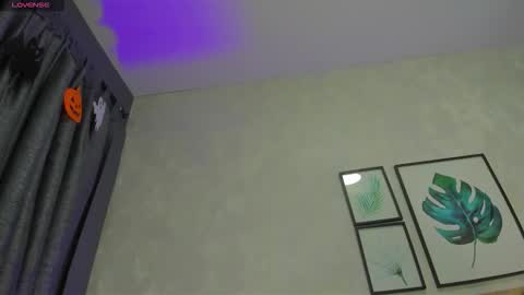 Snapshot of alanna_hank chatting on 11/01/25, 12:56 Alanna online show from 11/01/25, 12:56