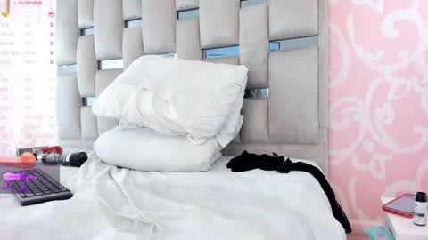 alannarose_1 online show from 04/21/26, 02:51