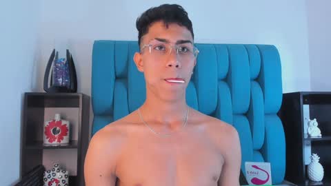 Snapshot of alannaughty_ chatting on 12/27/24, 08:39 alannaughty_ online show from 12/27/24, 08:39