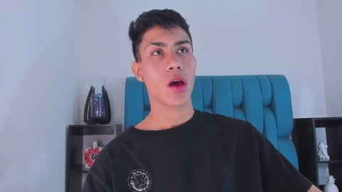 Snapshot of alannaughty_ chatting on 01/06/25, 09:22 alannaughty_ online show from 01/06/25, 09:22