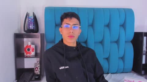 Snapshot of alannaughty_ chatting on 01/08/25, 09:01 alannaughty_ online show from 01/08/25, 09:01