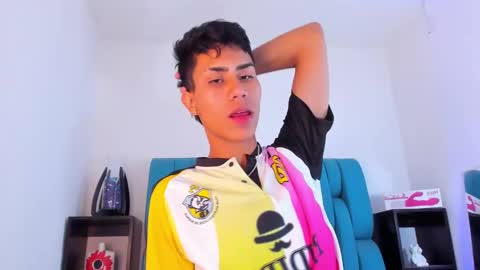 Snapshot of alannaughty_ chatting on 01/15/25, 09:56 alannaughty_ online show from 01/15/25, 09:56