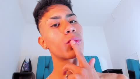 Snapshot of alannaughty_ chatting on 01/16/25, 10:23 alannaughty_ online show from 01/16/25, 10:23