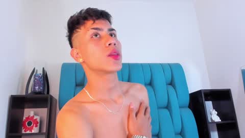 Snapshot of alannaughty_ chatting on 01/18/25, 06:34 alannaughty_ online show from 01/18/25, 06:34