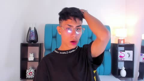 Snapshot of alannaughty_ chatting on 01/21/25, 03:26 alannaughty_ online show from 01/21/25, 03:26