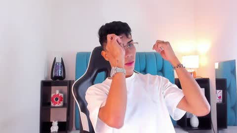 Snapshot of alannaughty_ chatting on 01/24/25, 10:53 alannaughty_ online show from 01/24/25, 10:53