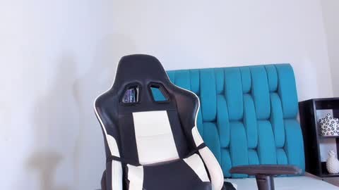 Snapshot of alannaughty_ chatting on 01/25/25, 11:32 alannaughty_ online show from 01/25/25, 11:32