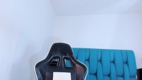 Snapshot of alannaughty_ chatting on 01/29/25, 12:22 alannaughty_ online show from 01/29/25, 12:22