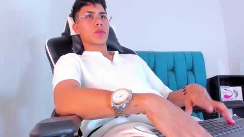 Snapshot of alannaughty_ chatting on 02/10/25, 09:58 alannaughty_ online show from 02/10/25, 09:58