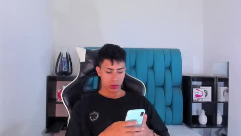 Snapshot of alannaughty_ chatting on 02/15/25, 09:04 alannaughty_ online show from 02/15/25, 09:04