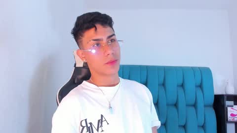 Snapshot of alannaughty_ chatting on 02/27/25, 09:04 alannaughty_ online show from 02/27/25, 09:04