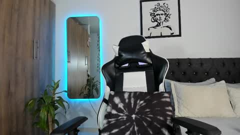 Snapshot of alannaughty_ chatting on 05/14/26, 02:40 alannaughty_ online show from 05/14/26, 02:40
