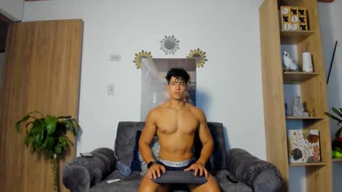 Snapshot of alansex66 chatting on 09/11/25, 12:55 Alan online show from 09/11/25, 12:55