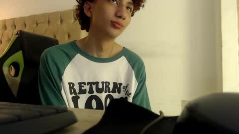 alantrickz365 online show from 10/06/25, 05:49