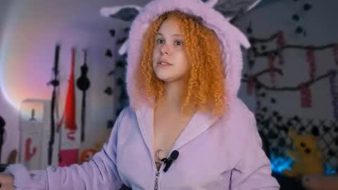 Caro online show from 10/12/25, 01:43