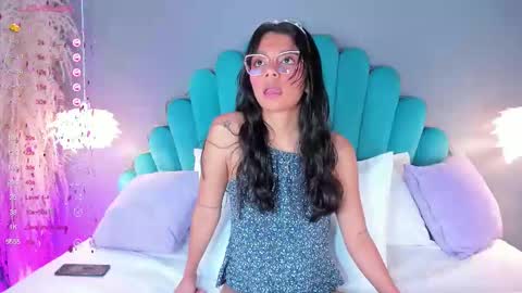 Alassia Hocthner online show from 09/11/25, 11:43