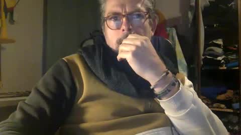 Snapshot of albandant chatting on 02/19/25, 05:49 albandant online show from 02/19/25, 05:49