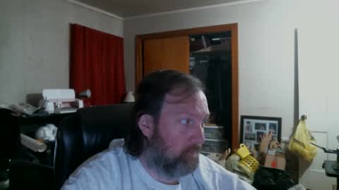 Snapshot of alberik2316 chatting on 11/16/25, 04:56 Alberik online show from 11/16/25, 04:56