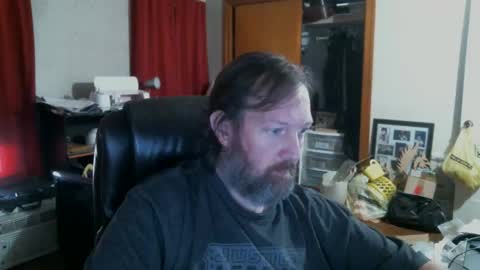 Snapshot of alberik2316 chatting on 11/22/25, 05:12 Alberik online show from 11/22/25, 05:12