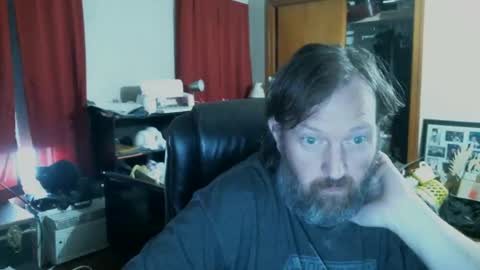 Snapshot of alberik2316 chatting on 11/23/25, 05:02 Alberik online show from 11/23/25, 05:02