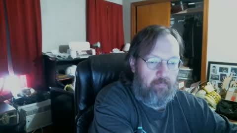 Snapshot of alberik2316 chatting on 12/14/25, 03:06 Alberik online show from 12/14/25, 03:06