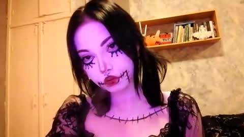 Im Katrina online show from 10/29/25, 01:35