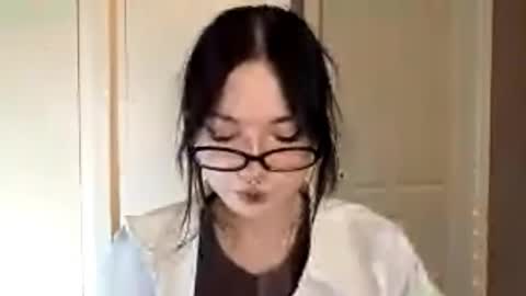 Im Katrina online show from 11/24/25, 05:01