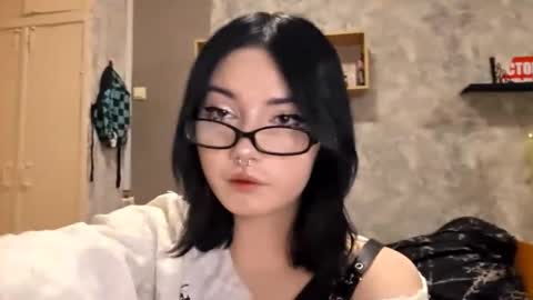 Im Katrina online show from 12/18/25, 03:29