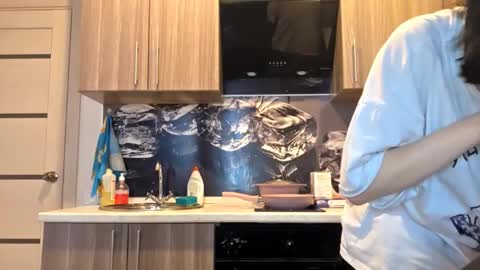 Snapshot of alberthamazierski chatting on 01/10/26, 10:50 Im Katrina online show from 01/10/26, 10:50