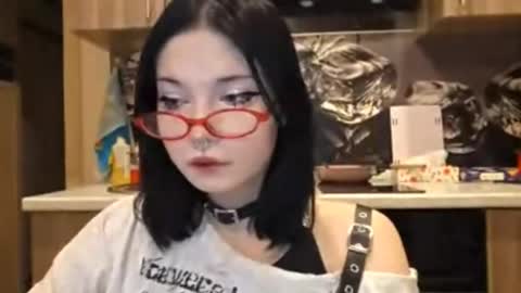 Snapshot of alberthamazierski chatting on 01/12/26, 01:49 Im Katrina online show from 01/12/26, 01:49