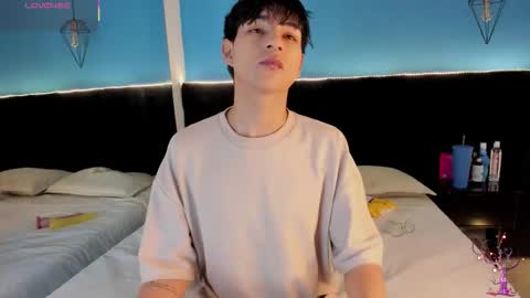 Snapshot of ale_aurarashi chatting on 09/14/25, 02:44 ale_aurarashi online show from 09/14/25, 02:44